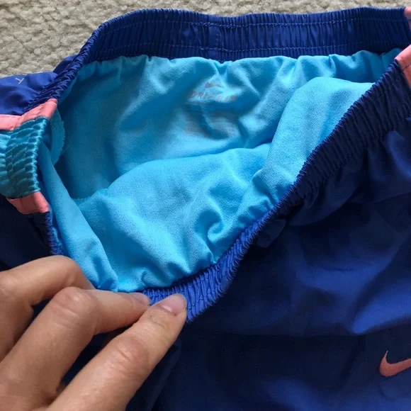 NEW Girls Nike Gym Workout Shorts - Picture 2 of 2